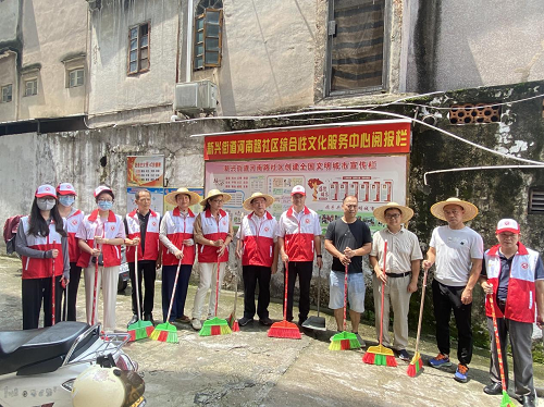 揭陽(yáng)農(nóng)墾到河南路社區(qū)開(kāi)展助力“兩清”攻堅(jiān)行動(dòng)2.png